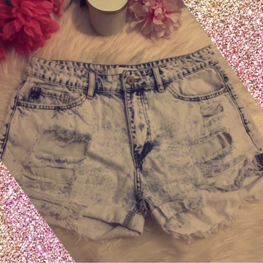 KanCan Distress Wash Shorts